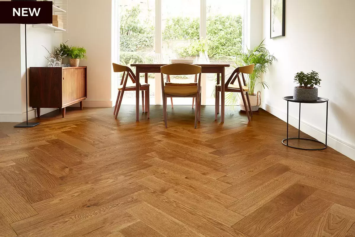 2020_05_Parchet-stratificat-Brown-Sugar-Herringbone-Barlinek-ambient.webp